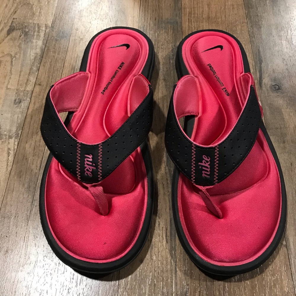 Women’s NIKE Memory Foam Flip Flops Sz 9